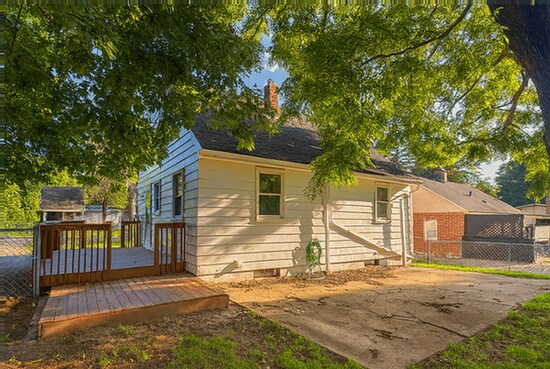 Building Photo - 4548 Sycamore St