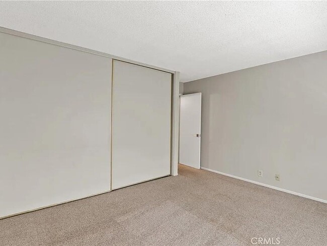 Building Photo - 63 Wildwood