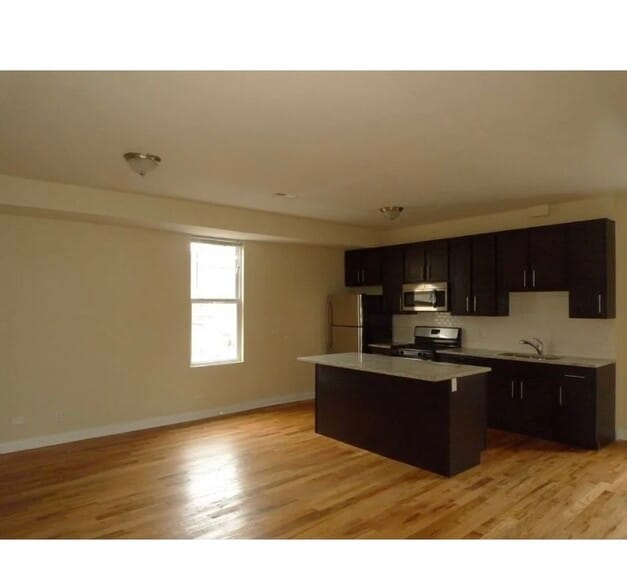 Building Photo - 1610 N Bosworth Ave