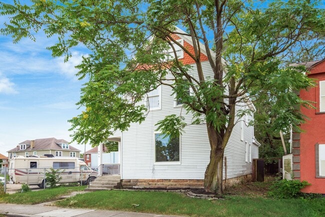 Primary Photo - 865 Old Leonard Ave