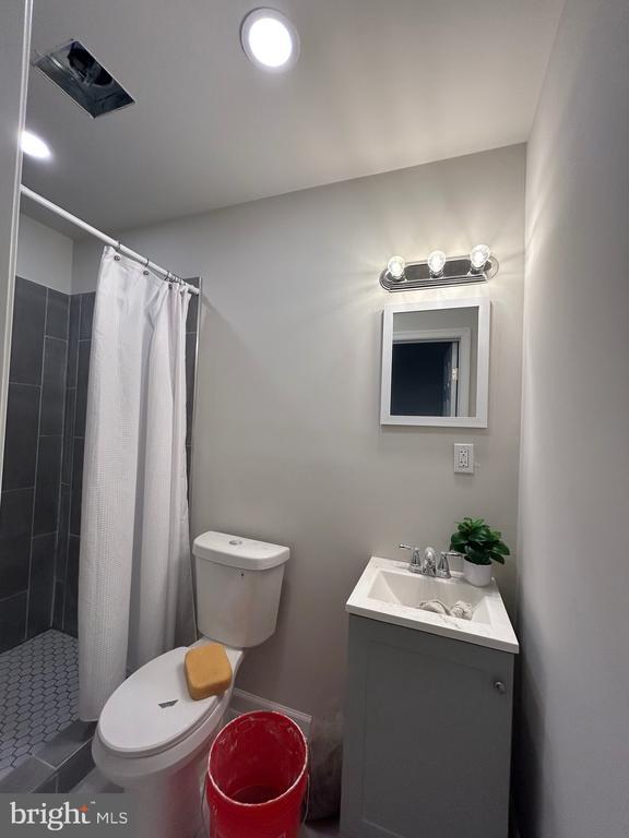 Building Photo - 504 Laurens St