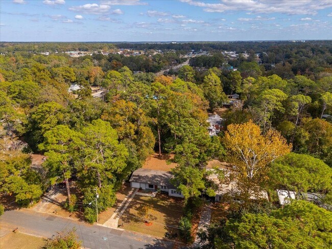 Building Photo - 1707 Hall Dr