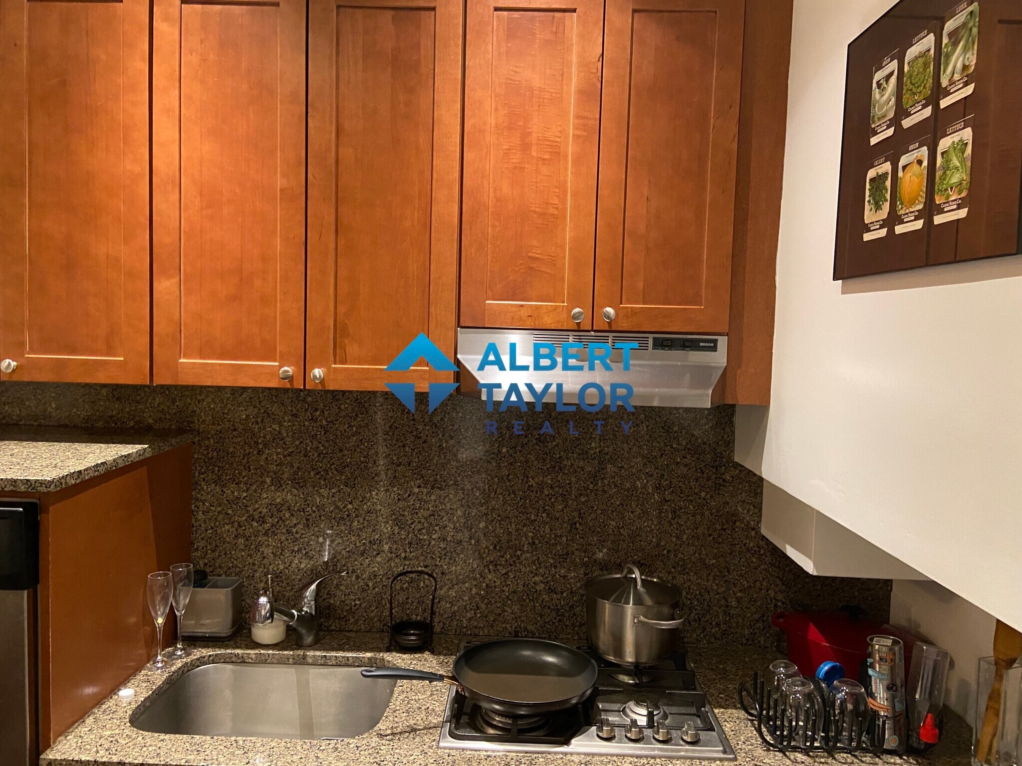 Building Photo - 117 Beacon St