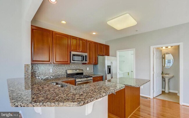Building Photo - 1709 Hayle Dr