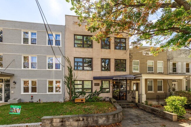 Building Photo - 610 Jefferson St NW