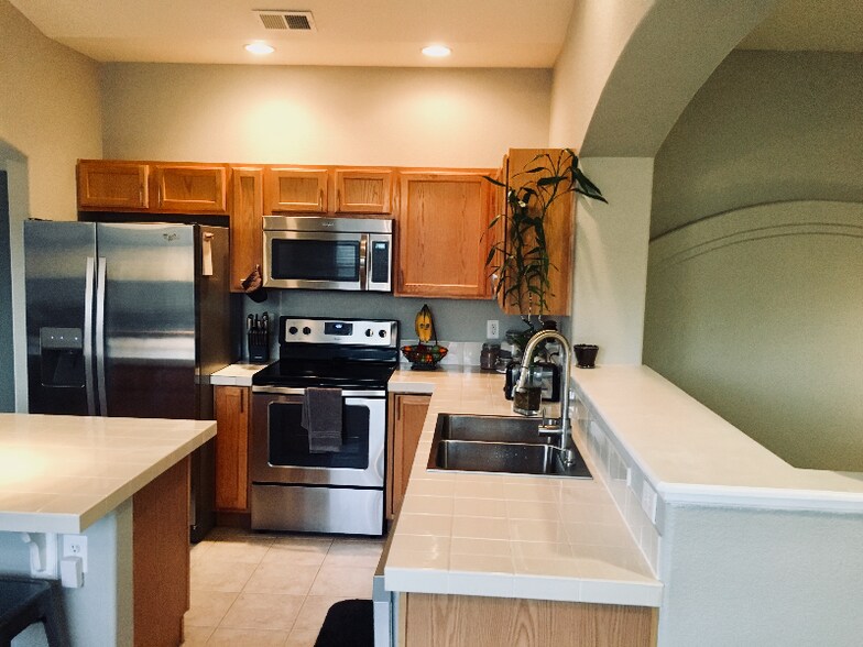 Building Photo - 5039 Northern Lights Dr