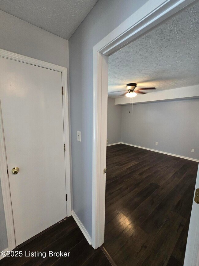 Building Photo - 9313 Le Beau Ct