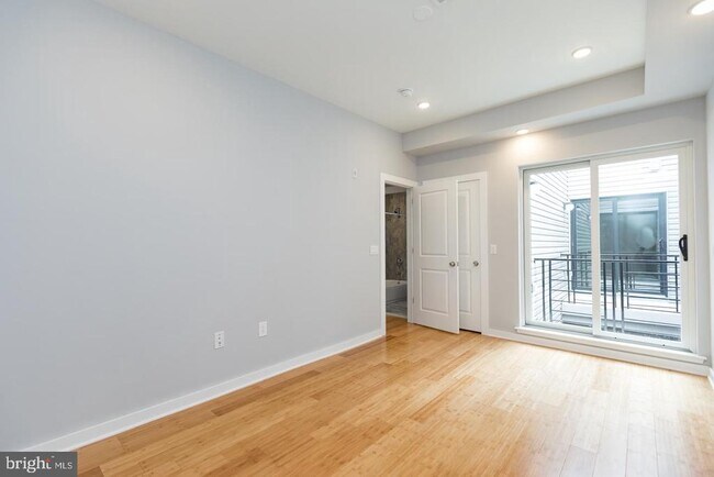 Building Photo - 2230 Frankford Ave