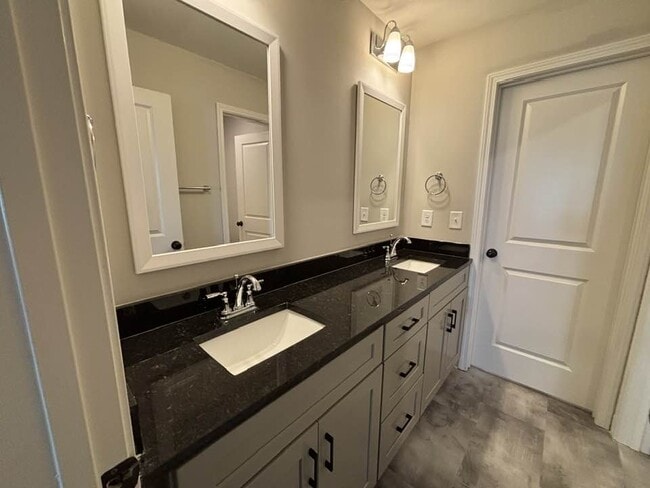 Building Photo - 999 Lennox Blvd