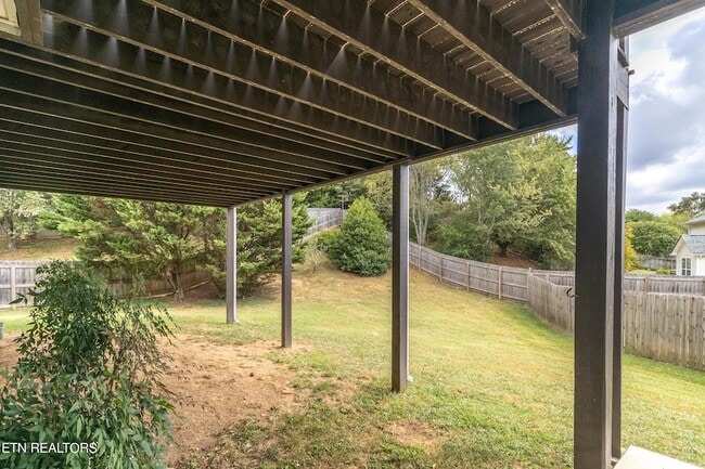 Building Photo - 1100 Winterberry Ln