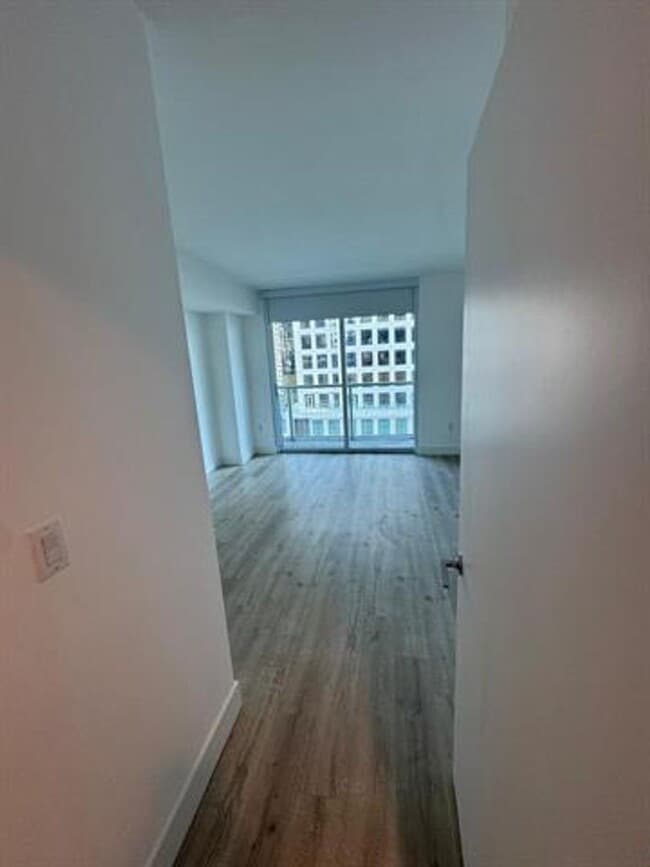 Building Photo - 500 Brickell Ave