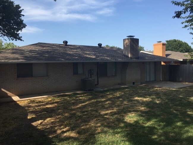 Building Photo - 2416 SW 76th St