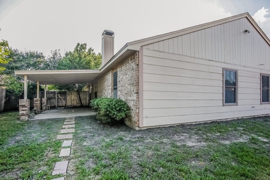 Building Photo - 6505 Nicole Way