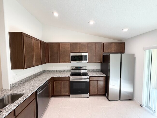 Building Photo - 2 Whee Pl