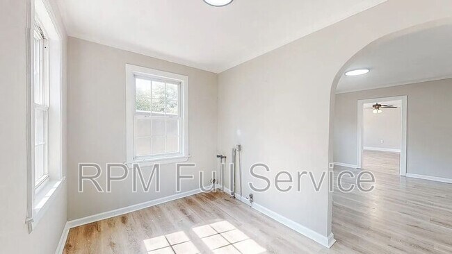 Building Photo - 246A East Woodrow Street