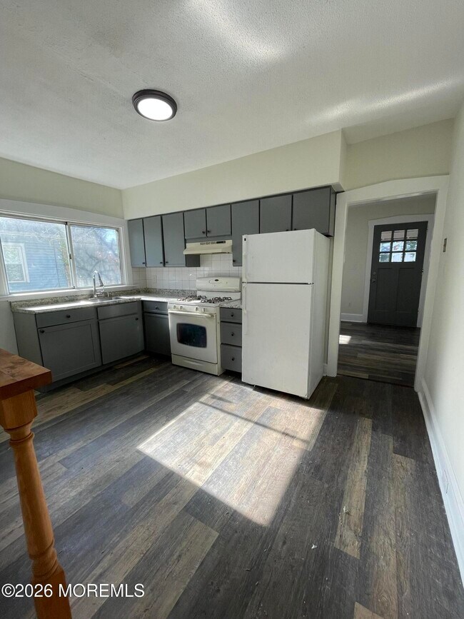 Building Photo - 37 E Gloucester Pike