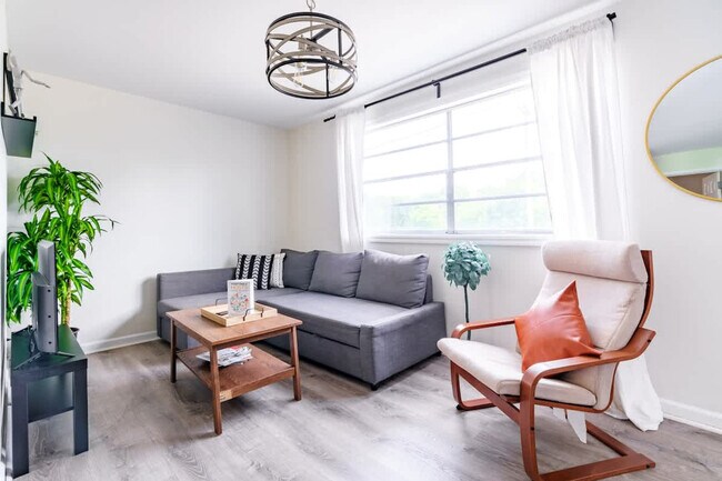 Primary Photo - 605 Dennison Ave