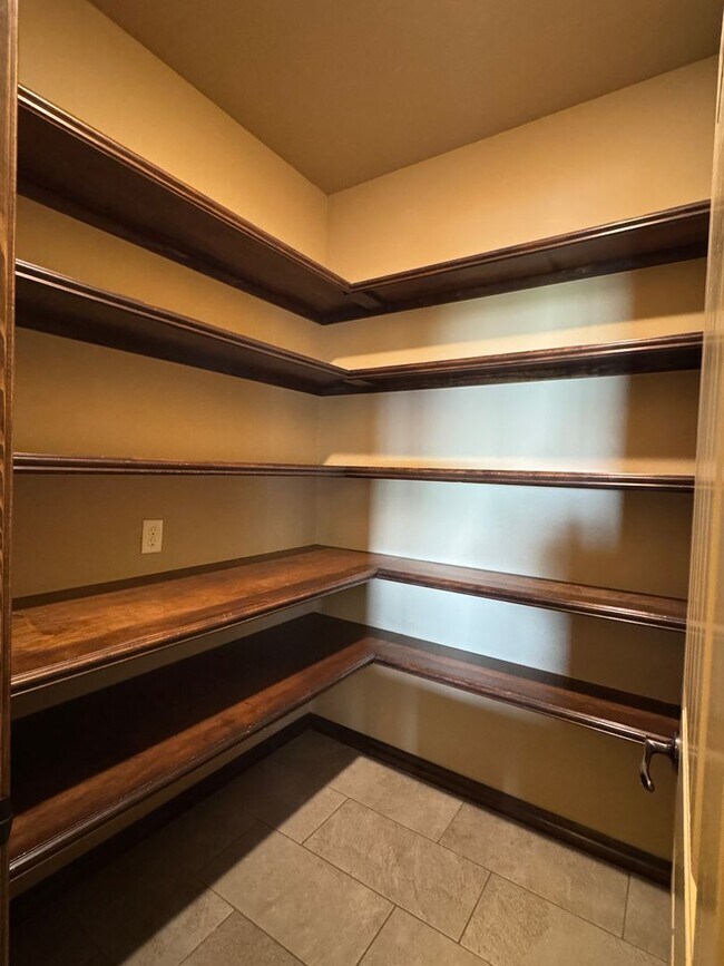 Building Photo - 8294 SE 90th St