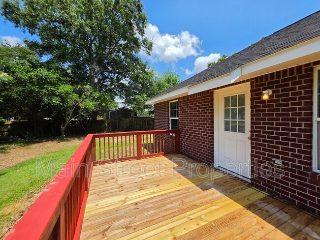 Building Photo - 8510 Pond Ave