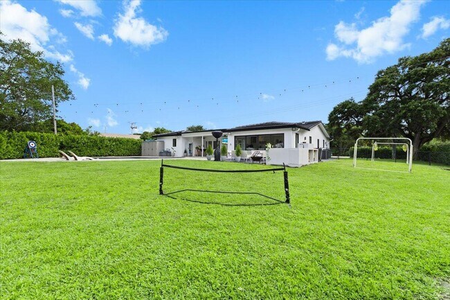 Building Photo - 1049 W Palmetto Park Rd