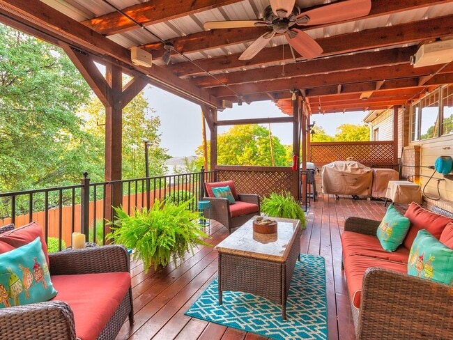 Building Photo - 1900 Red Rock Dr