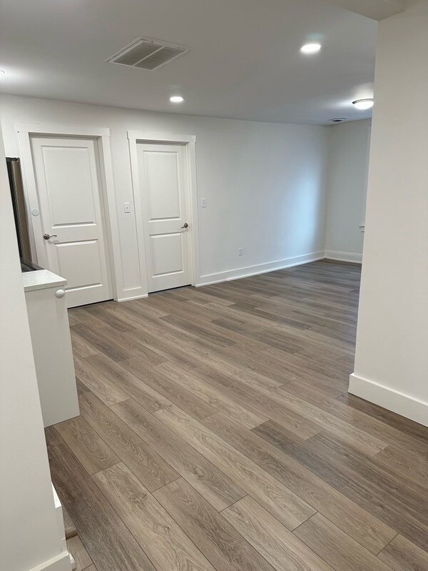 Building Photo - 201 Farnsworth Ave