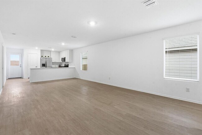 Building Photo - 511 Paris St