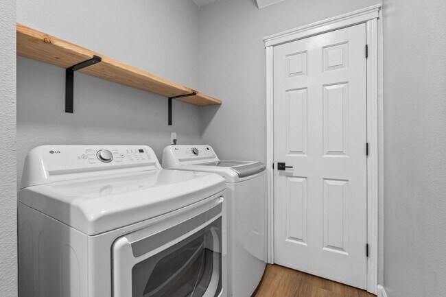 Building Photo - 3062 N Firelight Pl