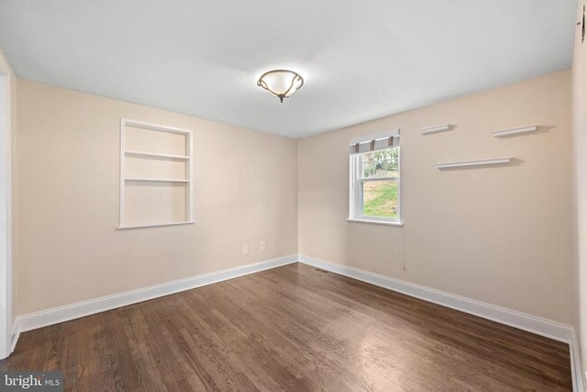 Building Photo - 3 Buttonwood Ave