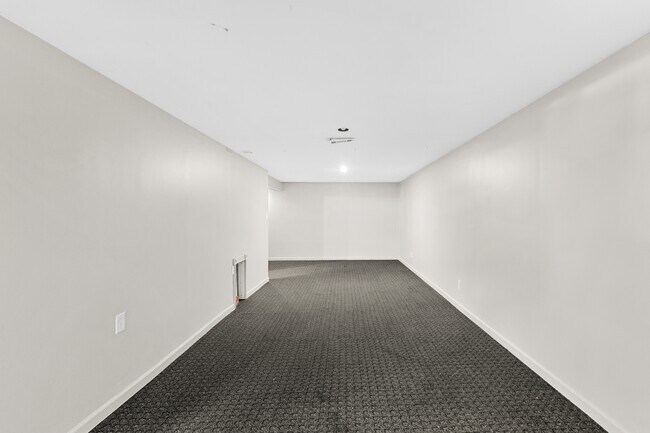 Building Photo - 855 Teson Rd
