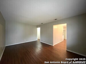 Building Photo - 311 E San Antonio Ave