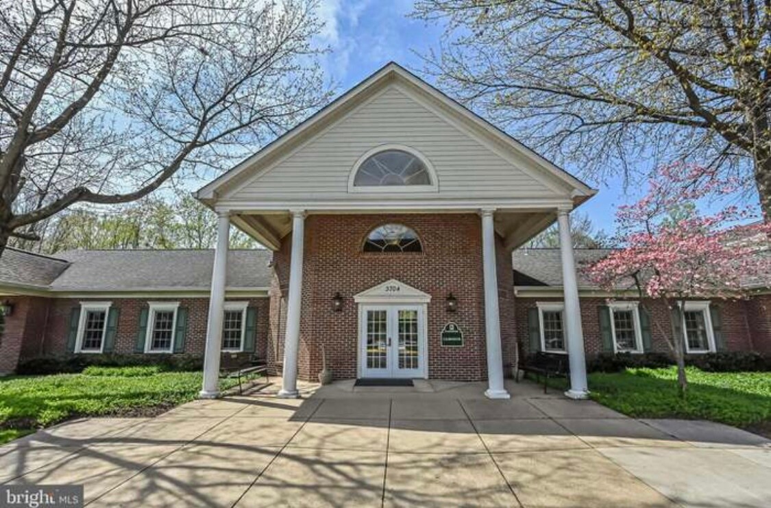 Community offices - 12001 Ridge Knoll Dr