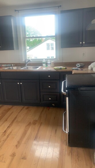 Building Photo - 49 Brown Ave