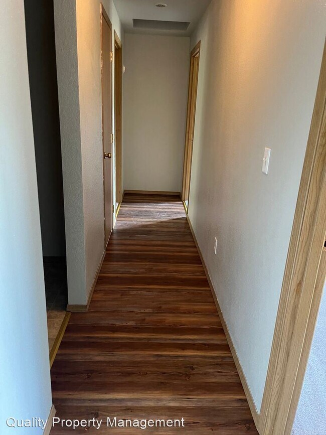 Building Photo - 3 br, 2 bath House - 7909 E Antelope Road