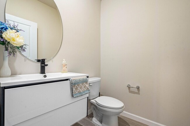 Building Photo - 5623 Enclave Dr