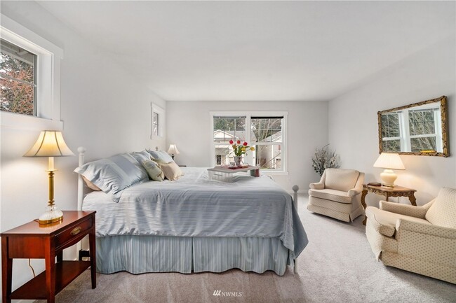 Building Photo - Spacious 5-Bedroom Home with Backyard Oasi...