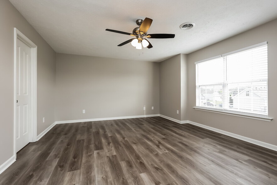 Building Photo - 317 John Henry Dr