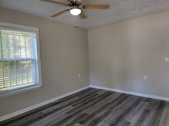 Building Photo - Intown Ranch - ADA Accessible Voucher Approved - Immediate Move In