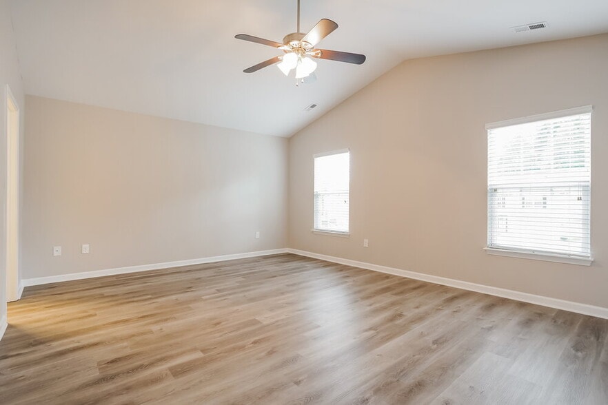 Building Photo - 8012 Spiderlily Ct