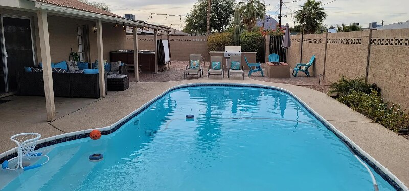 Building Photo - 8220 E Northland Dr