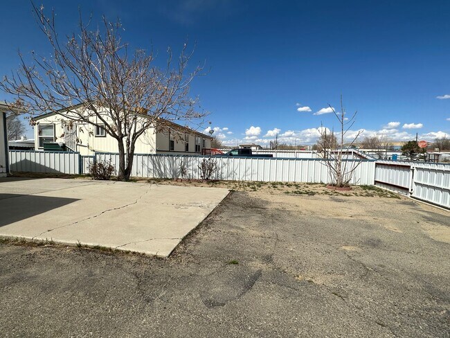 Building Photo - 13A Road 5481