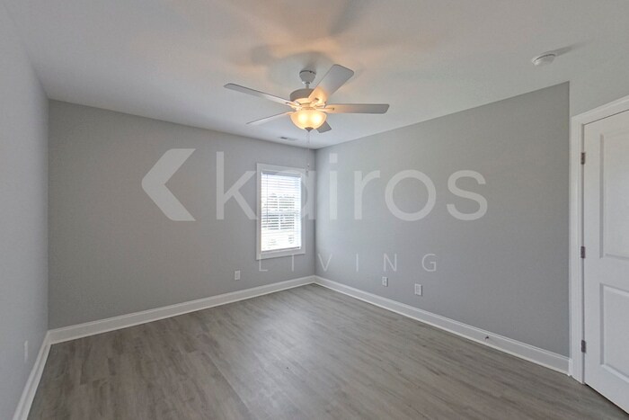 Building Photo - 3704 Oak Leaf Wy