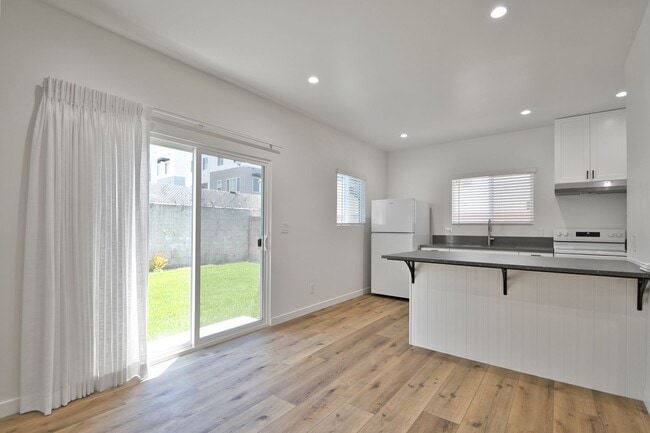 Building Photo - 1704 W 169th Pl