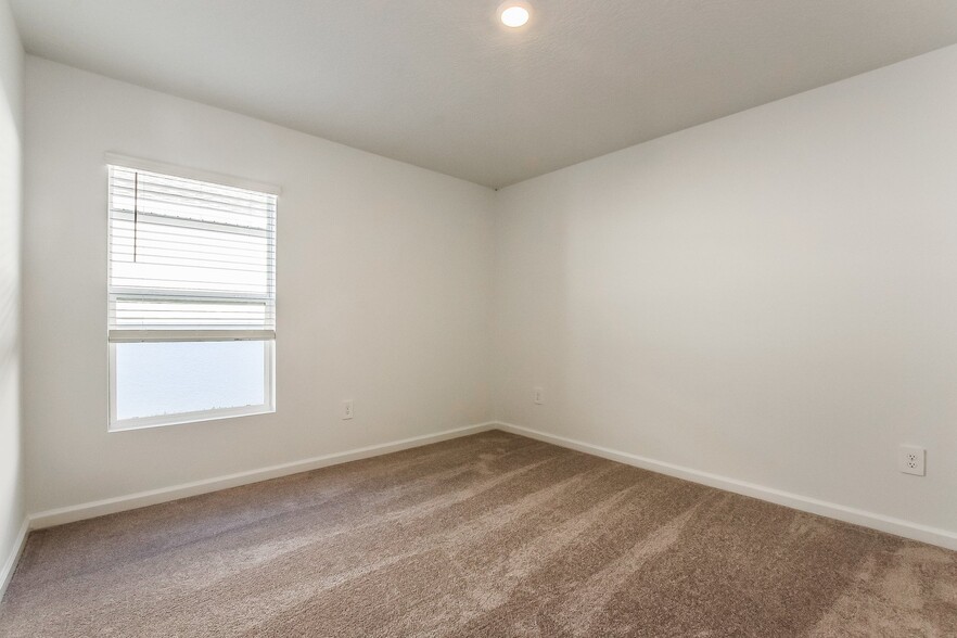 Building Photo - 1319 Blue Ash Ln