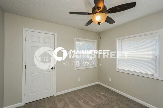 Building Photo - 4 Bedroom Pet-Friendly Home in JEFFERSONVILLE, IN with Main Street Renewal