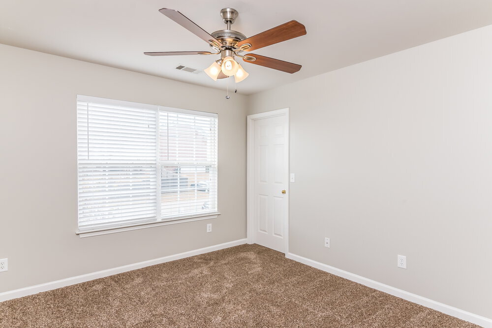 Building Photo - 209 Briarcotes Cir