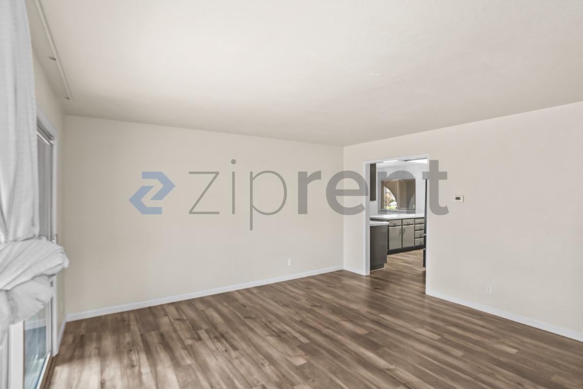 Building Photo - Unit