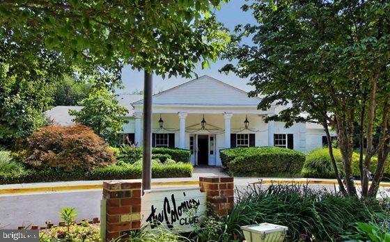 Building Photo - 7640 Provincial Dr