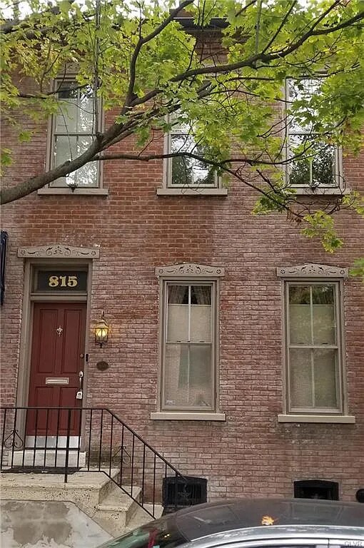 Primary Photo - 815 W Gordon St