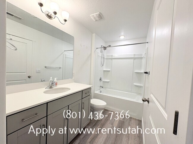 Building Photo - Lovely Santaquin Home